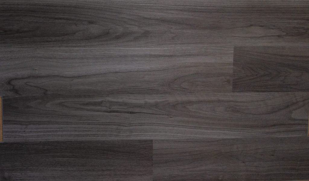 Vinyl tile flooring