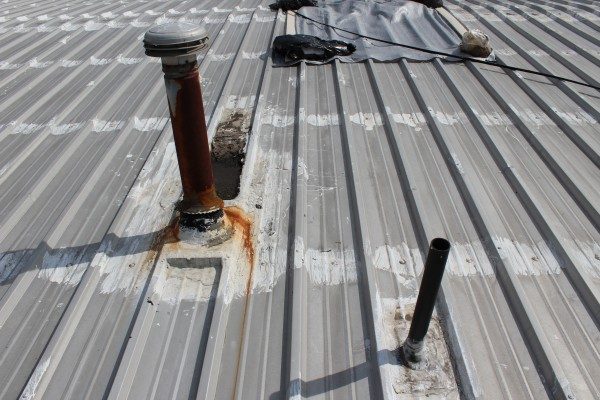 Metal rust roof