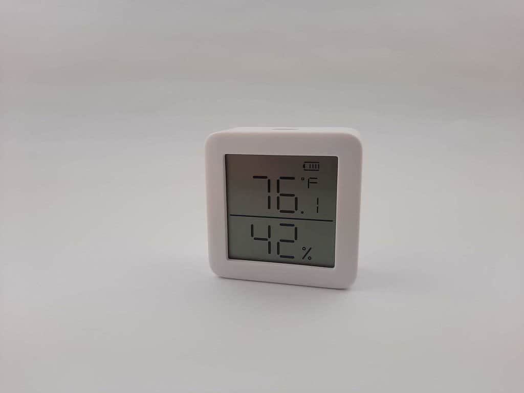 Digital white thermometer