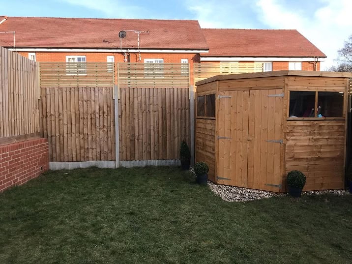 BillyOh's customer's image of a wooden corner shed