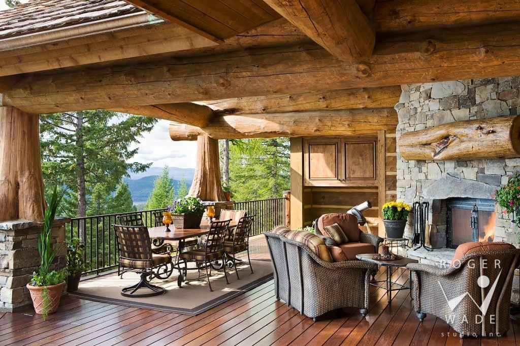 Insulated log cabin with charming outdoor deck