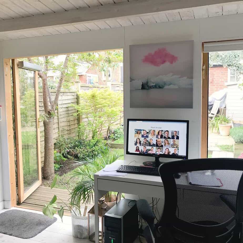 BillyOh’s customer image of a garden office setup.