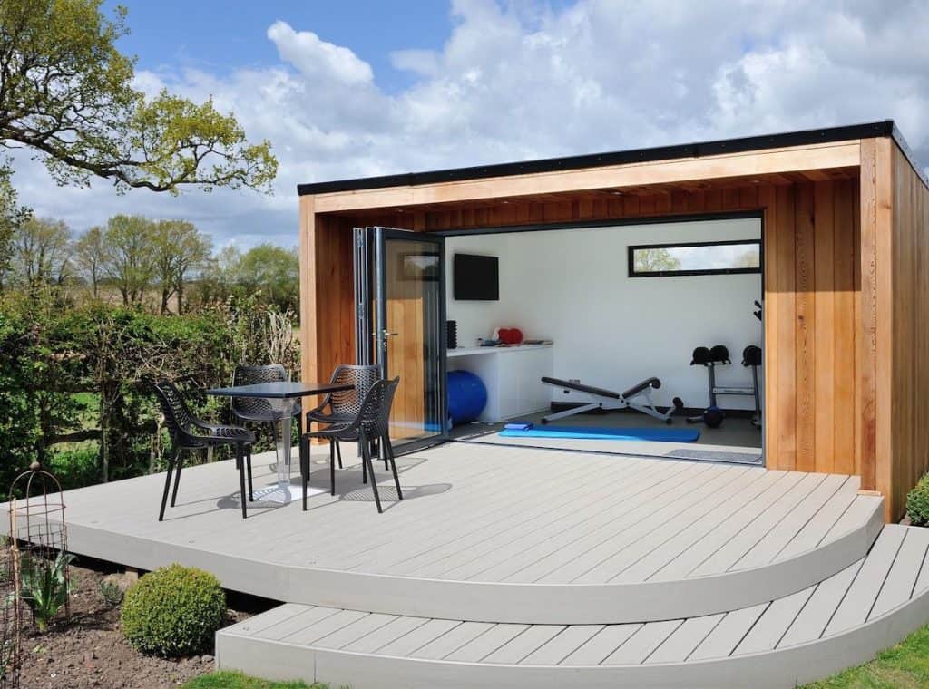 Garden room with decking area