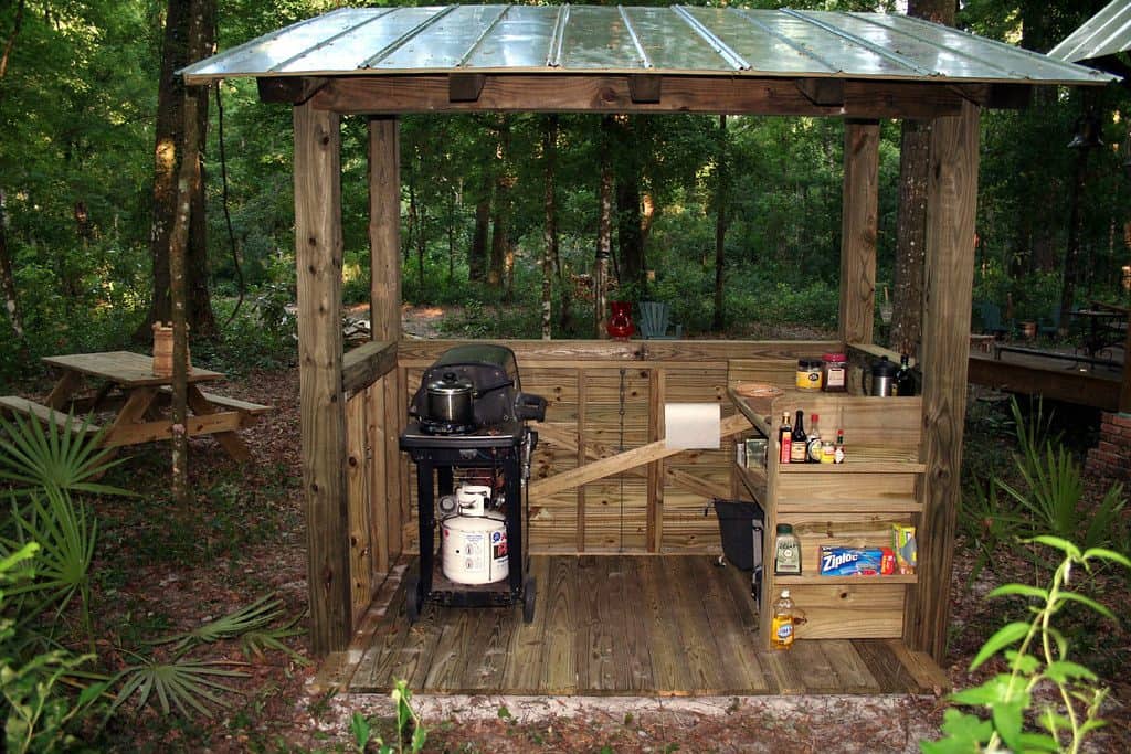 Small BBQ shed shelter