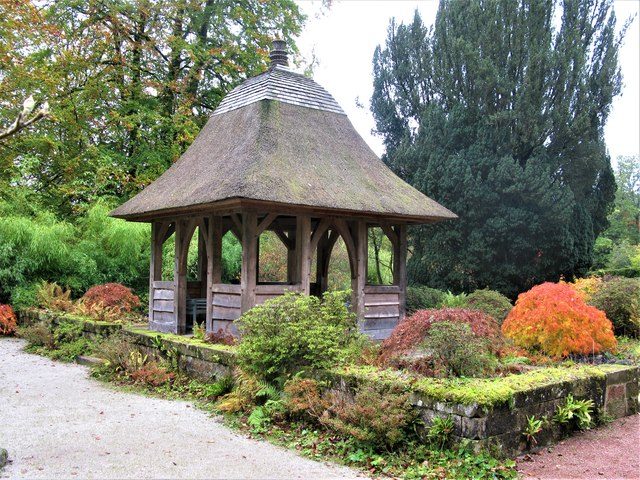 Thatched gazebo-style summer house