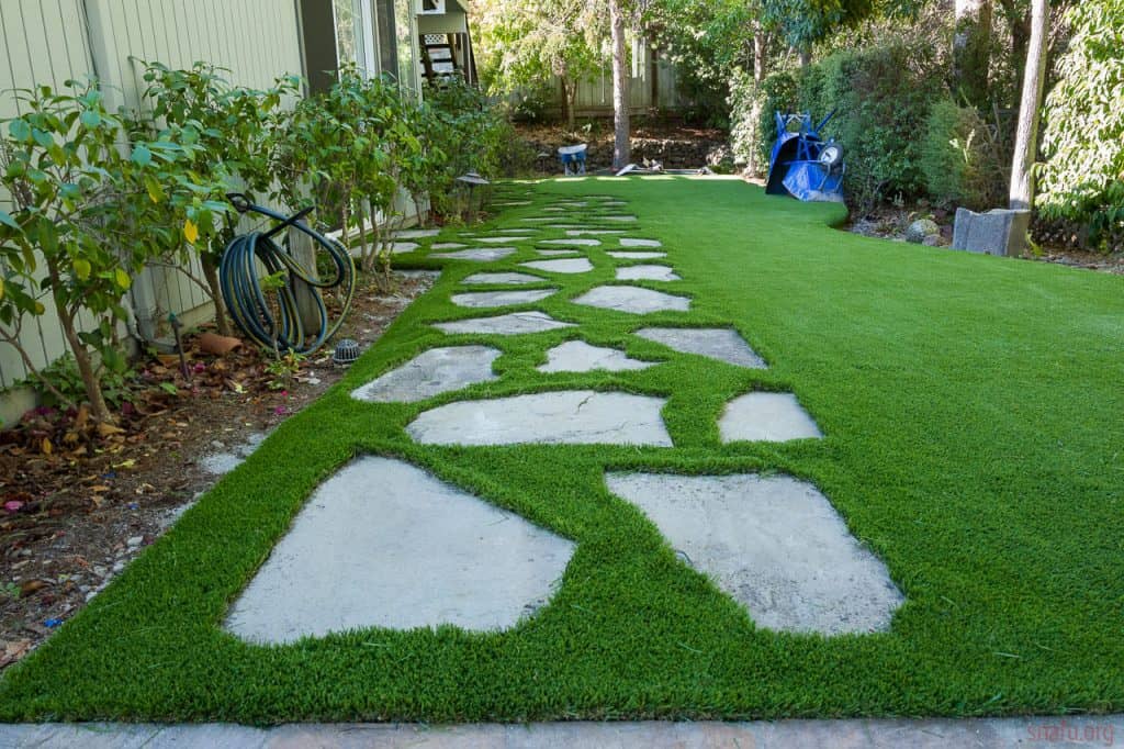 Artificial grass square garden