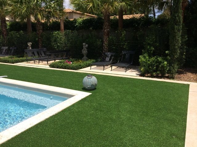 Pool paradise with faux turf