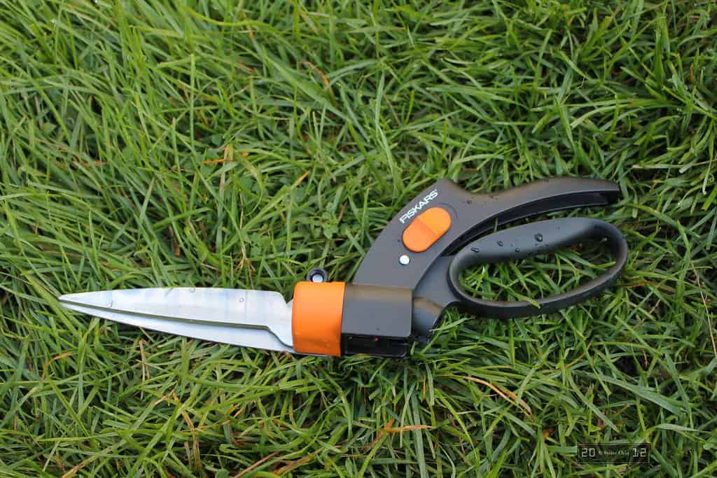 Grass shears