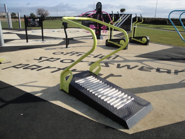 Outdoor gym treadmill