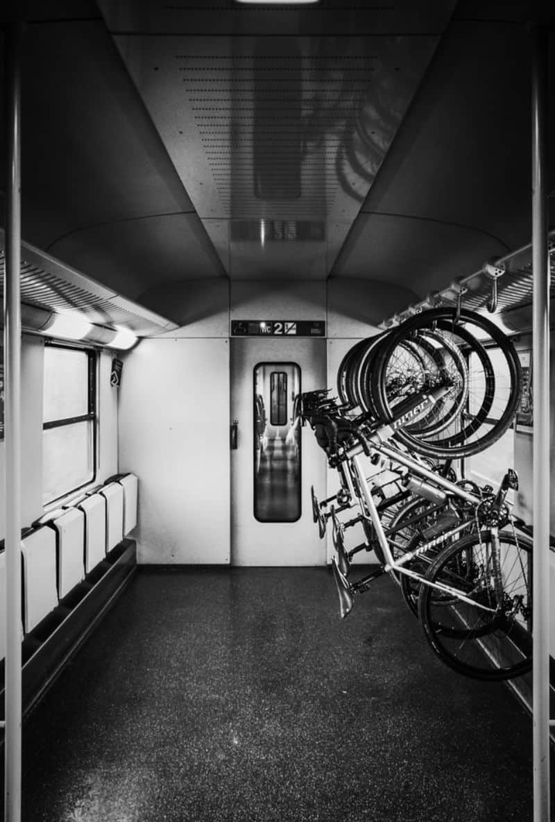 bike storage upright in train